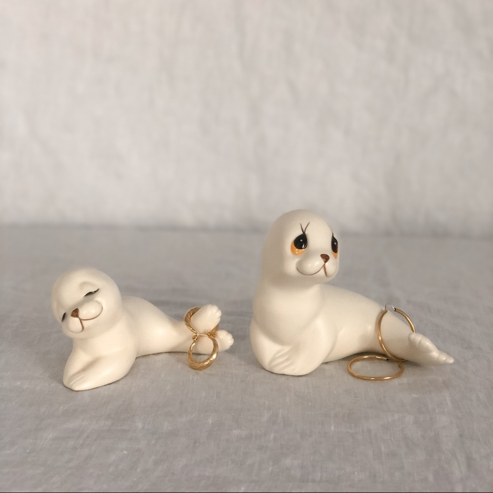Vintage Set of 2 Seals Jewelry Display